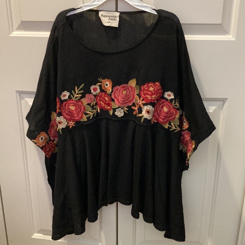 Savanna Jane S/M heavily embroidered black poncho top with kimono sleeves